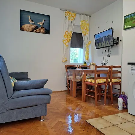 Jessica Apartment *