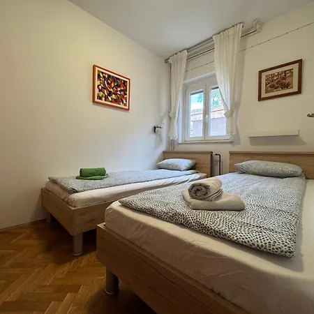 Jessica Apartment *